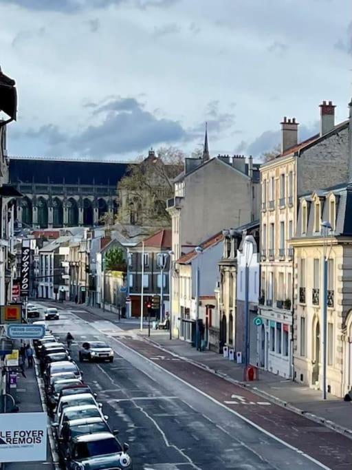 Studio A 800M De La Cathedrale Reims Eksteriør billede